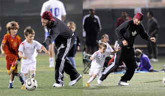 Beckham gra z synami w piłkę