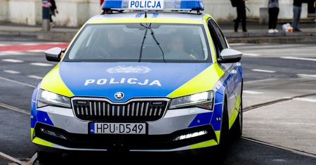 Nietypowy incydent. Mężczyzna pogryzł radiowóz