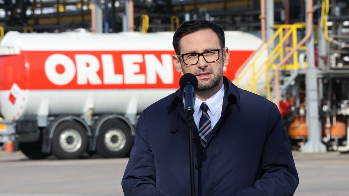 Prezes PKN Orlen Daniel Obajtek zapewnia, że przejęcie przez MOL 400 stacji w Polsce nie stanowi zagrożenia