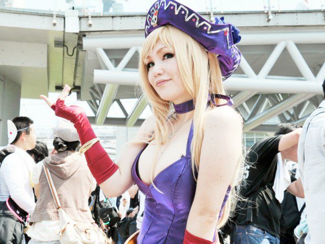 Śliczne azjatki z tokijskiego konwentu Comiket 24