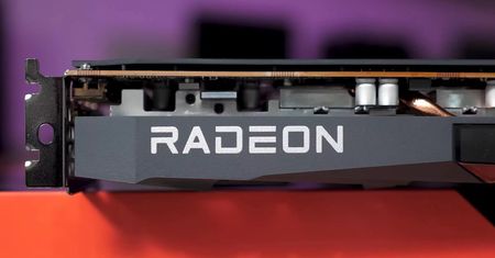 Liczysz na budżetowe GPU od AMD? To sobie poczekasz...
