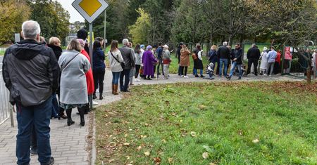 Są wyniki exit poll wyborów w Polsce. Francuzi zabrali głos