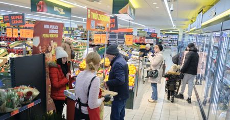 Biedronka w centrum Lublina już otwarta po remoncie. Klienci: „Czyściej, jaśniej, ładniej”
