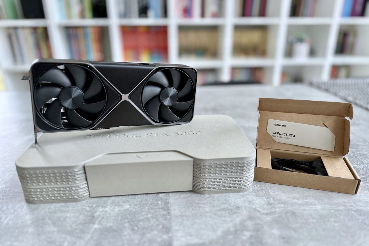 Grafikkarte GeForce RTX 5080 in der Founders Edition-Version