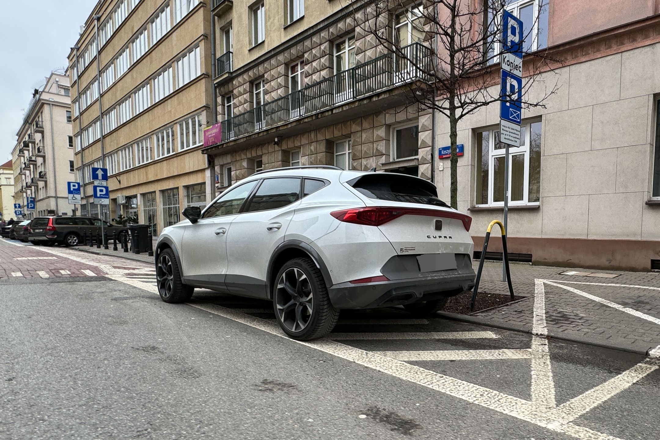 Joanna Racewicz "przyłapana". Zaparkowała na zakazie 