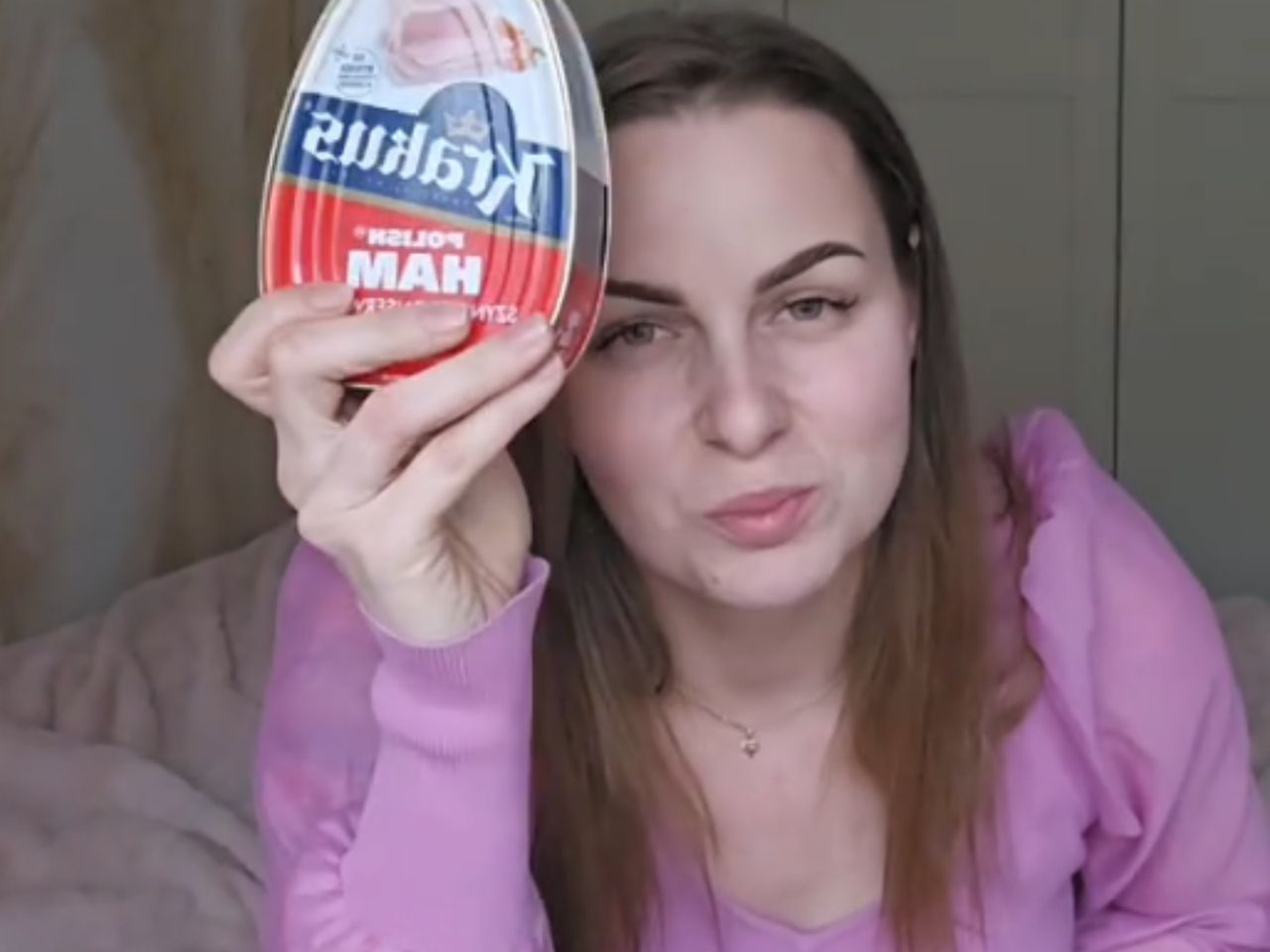 Pokazała paczkę świąteczną z pracy. Fala komentarzy