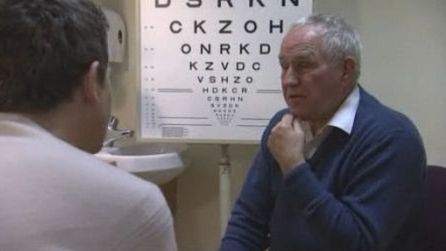 Mężczyzna po 30 latach odzyskał wzrok dzięki bionicznemu oku 1