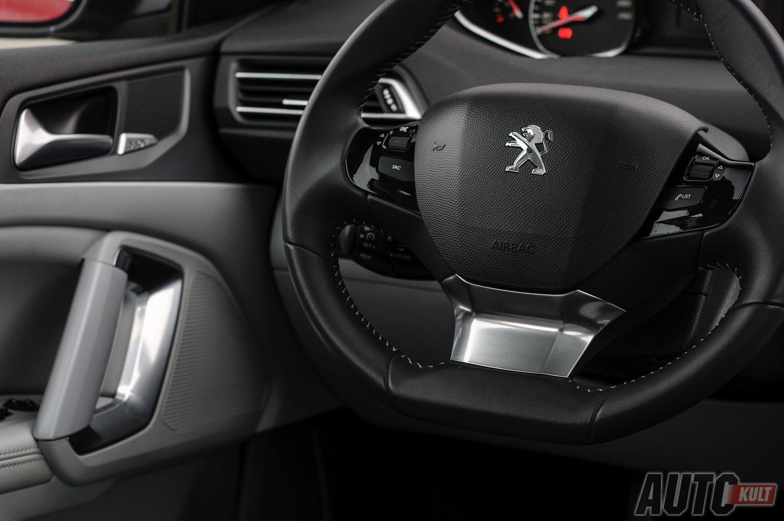 Peugeot 308 1,6 THP Allure - test [galeria] 22