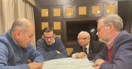 "Ociera się o kompromitację". Pomysł Kaczyńskiego upada po reakcji Zełenskiego