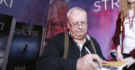 Majątek Sapkowskiego. Ujawniono szokujące kwoty