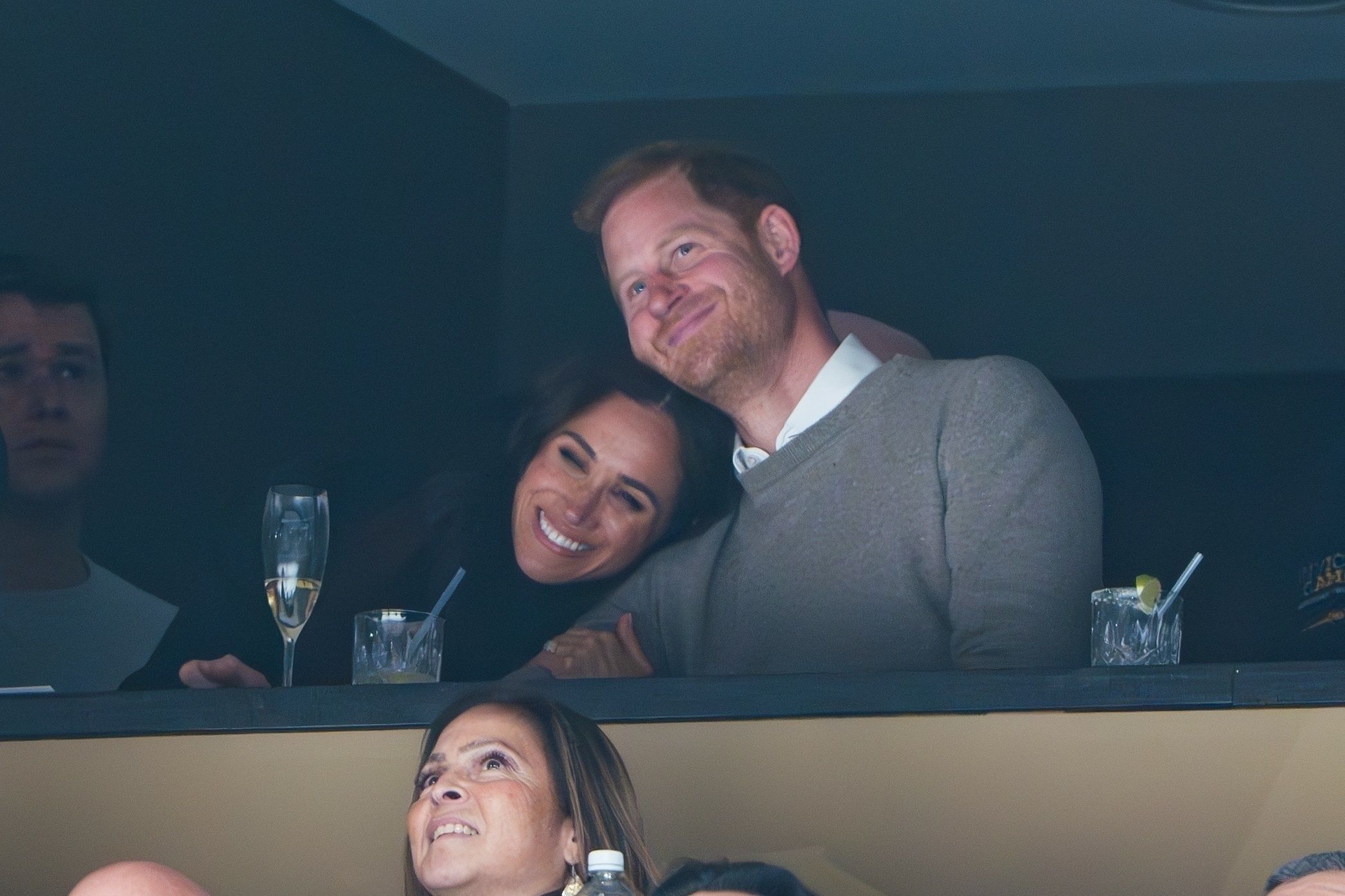 Książe Harry i Meghan Markle na meczu NHL