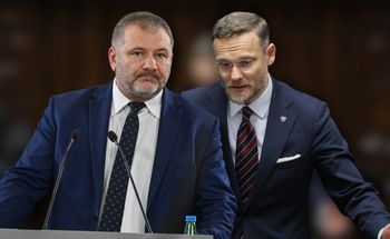 Sejm przyjął uchwałę o KRS. Awantura, groźby i "cymbałki bezprawia"