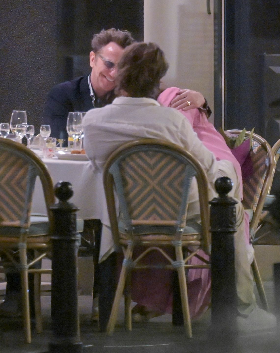 Paweł Wilczak i Maria Niklińska bawią się razem w restauracji