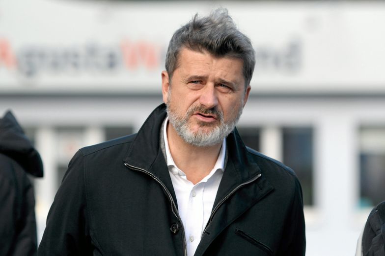 Zjednoczona Lewica przed fabryka PZL Swidnik Agusta Westland
16.10.2015 Swidnik . Janusz Palikot podczas konferencji Zjednoczonej Lewicy przed fabryka PZL Swidnik Agusta Westland .
Fot. Jakub Orzechowski / Agencja Wyborcza.pl
Fot. Jakub Orzechowski / Agencja Wyborcza.pl
zjednoczona lewica, pzl swidnik, agusta westland, przetarg, przetarg na smilowce, fabryka smiglowcow, konferencja prasowa, palikot, janusz palikot, posel, polityk, polityka, /FR/