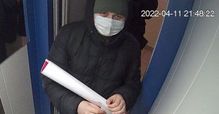 Członkowie SERB weszli do budynku. Zdjęcia z Moskwy