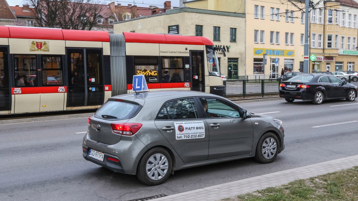 Egzamin na prawo jazdy może być stresujący sam w sobie, więc po co się dodatkowo obciążać?