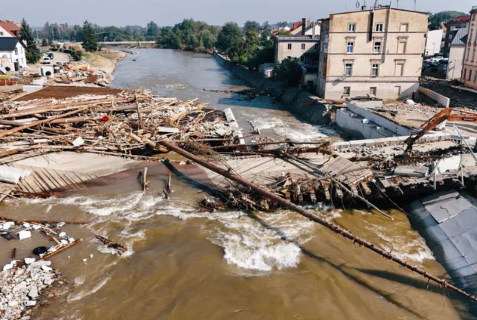 12587 budynków skontrolowanych po powodzi. Wiadomo, ile jest do rozbiórki