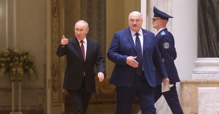Alaksandr Łukaszenka idzie po siódmą kadencję. Opozycja: to są "bez-wybory"