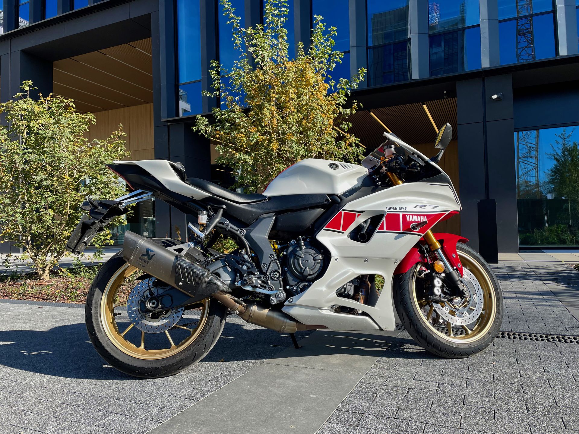 Yamaha R7