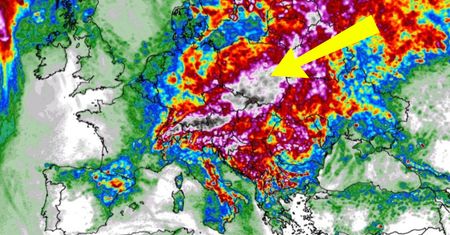 Do 21 lipca. Pół Polski na szaro. Pogoda da popalić