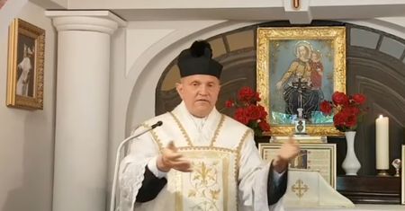 Portki i pies wzburzyły księdza. Ostre słowa z ambony
