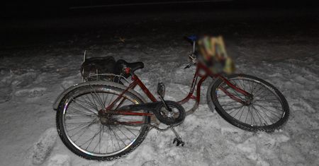 76-letni kierowca Forda potrącił rowerzystkę. Apel policji o ostrożność