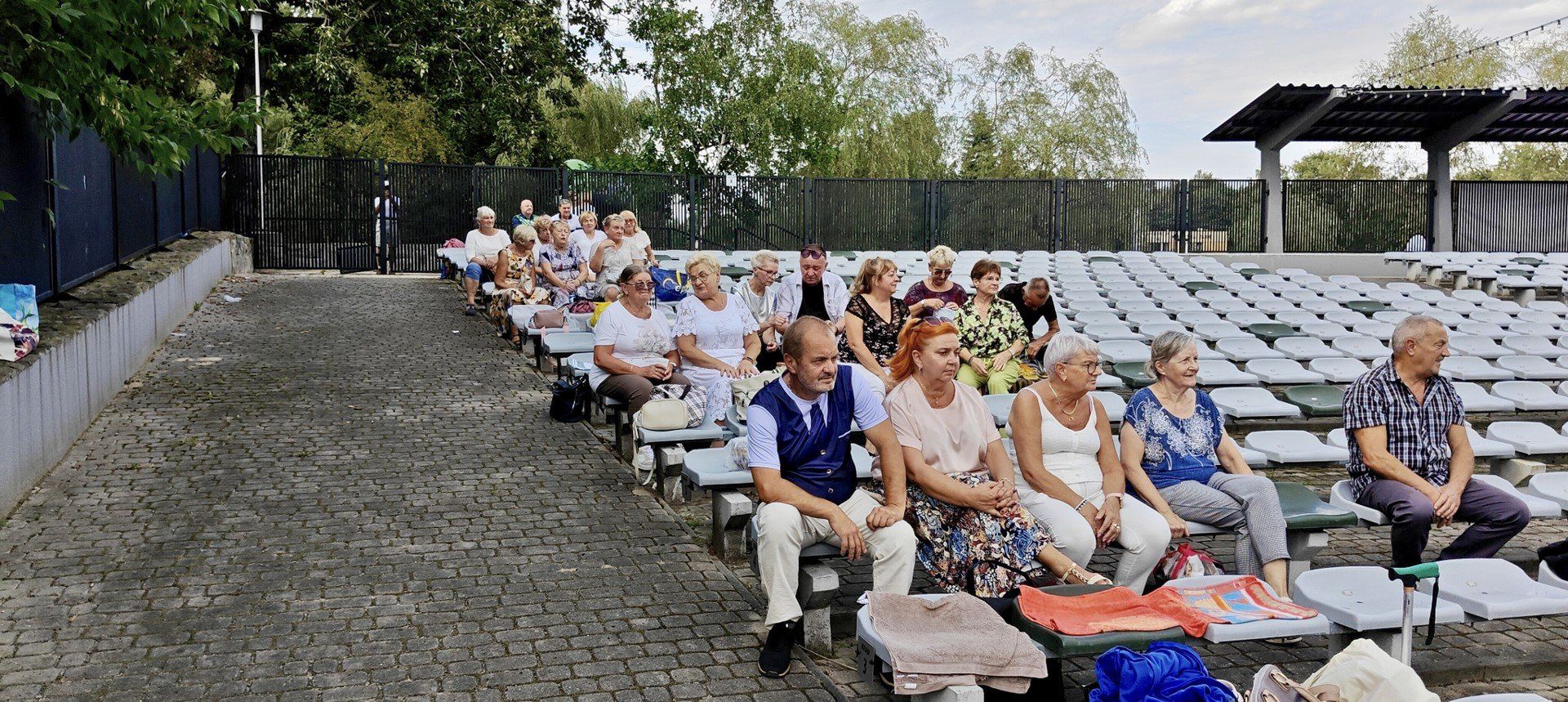 Kliknij strzałkę, aby przejść do następnych zdjęć!
