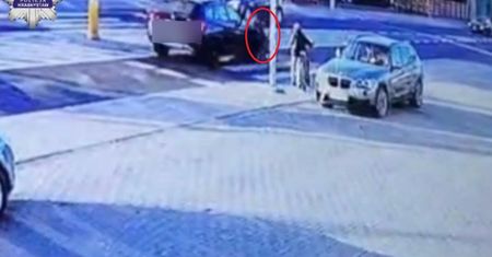 BMW potrąciło 10-latka. Policja pokazuje nagranie