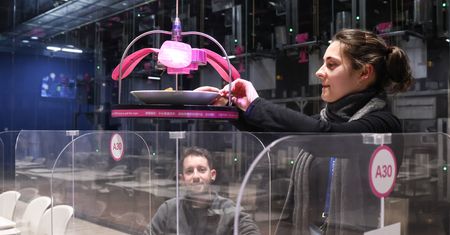 Sportowcy i dziennikarze obsługiwani przez roboty. Olimpiada w Pekinie w cieniu pandemii