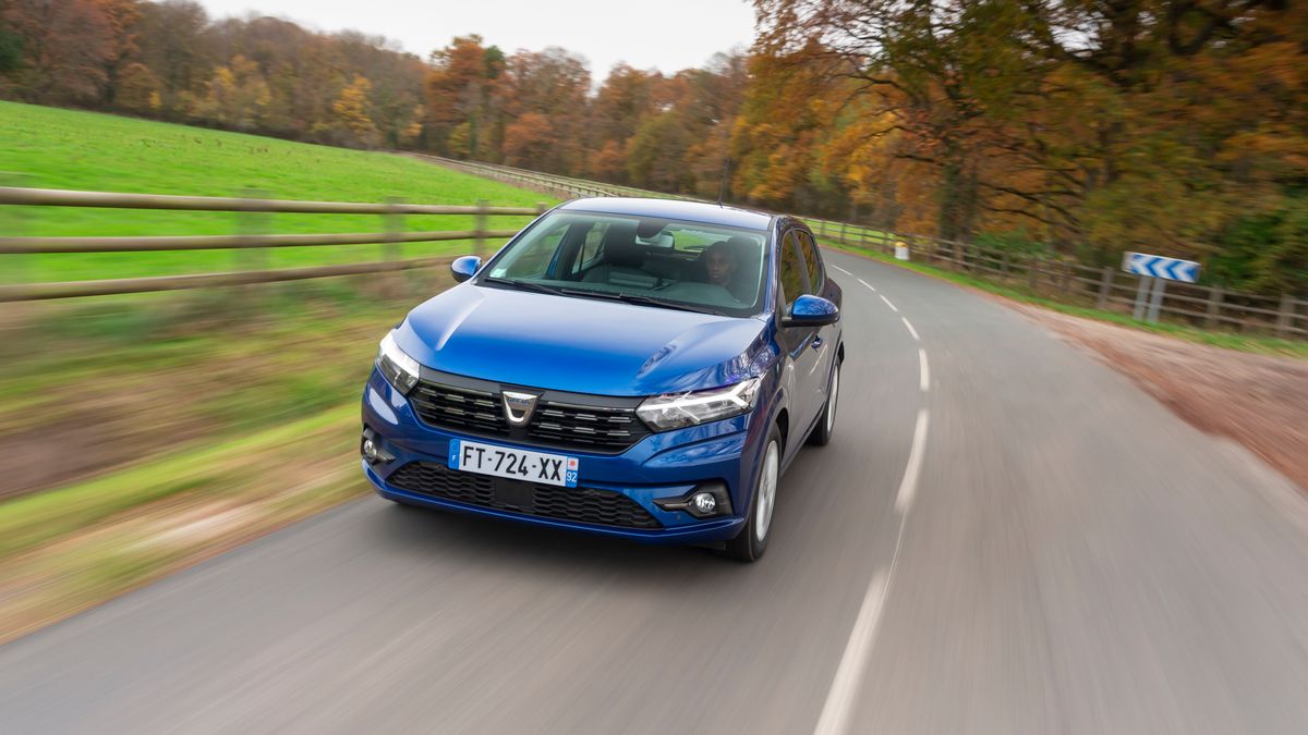 Dacia Sandero już nie jest najtańsza, ale teraz to znacznie nowocześniejsze auto.