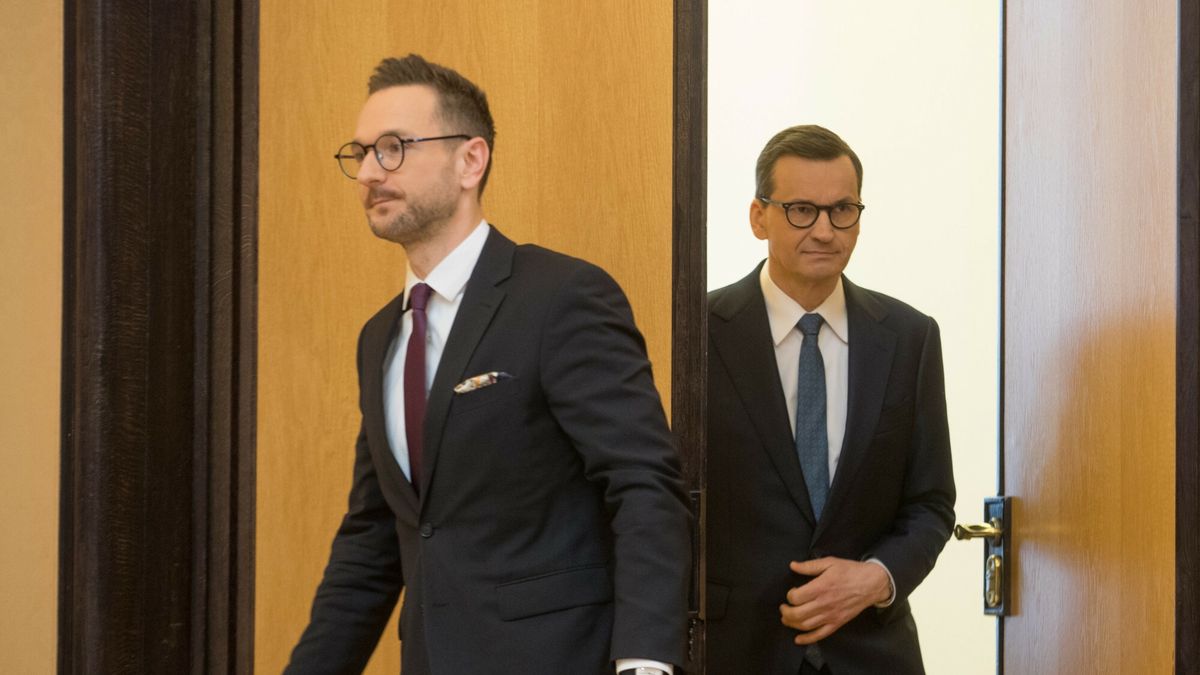 Konferencja prasowa po posiedzeniu rzadu
29.03.2023 Warszawa. KPRM. Konferencja prasowa  Premiera Mateusza Morawieckiego i Ministra Waldemara Budy po posiedzeniu rzadu. N/z Minister Rozwoju i Technologii Waldemar Buda, Premier Mateusz Morawieckifot. Tomasz Jedrzejowski/REPORTER
Tomasz Jedrzejowski/REPORTER