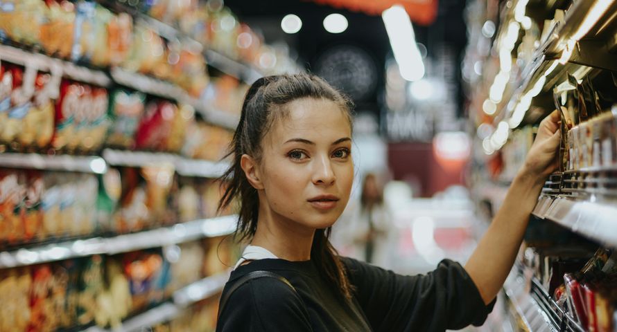 Niższe ceny codziennych zakupów. Gdzie najtaniej w sierpniu?