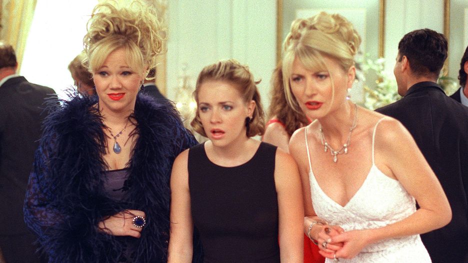 Caroline Rhea, Beth Broderick i Melissa Joan Hart na planie serialu "Sabrina, nastoletnia czarownica"