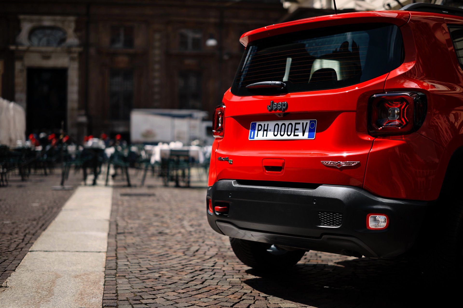 Jeep Renegade Plug-in Hybrid (2020) (fot. FCA)