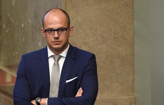 Prezes UKE unieważnia aukcję częstotliwości na 5G, zakończy kadencję 30 maja