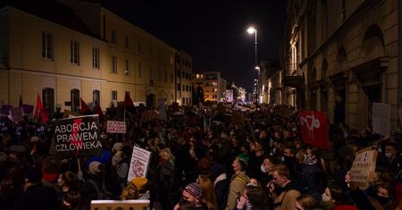 Lubelskie. Biura parlamentarzystów PiS zdewastowane