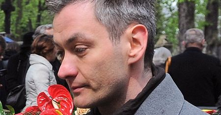 Biedroń: "POBILI MNIE W RADIOWOZIE! Znalazłem się w szpitalu!"