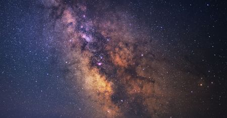 Trwa sezon na fotografowanie Drogi Mlecznej. Wiemy, skąd najlepiej ją widać