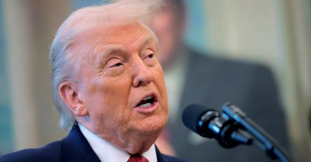 Trump wraca do 2020 roku. "Żałuję, że nie wysłałem Gwardii Narodowej"