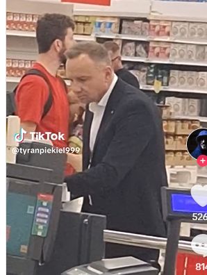 Andrzej Duda w Auchanie