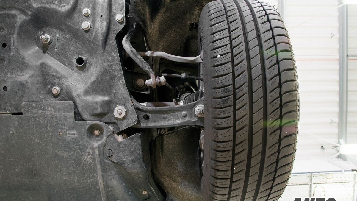 Niektórzy wskazują, że dzięki oponom całorocznym unikają sezonowych kolejek w zakładach wulkanizacyjnych