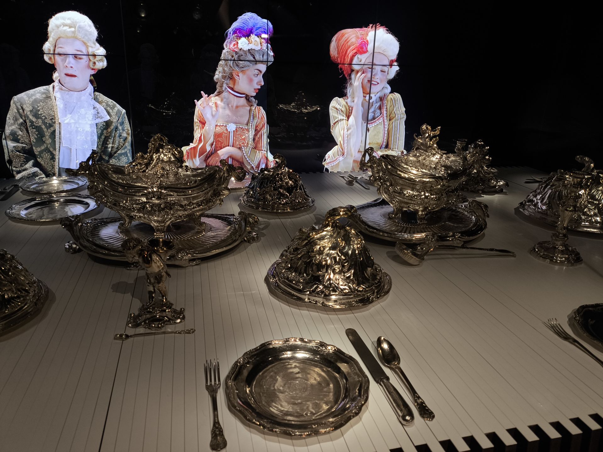 Kolekcja zastawy stołowej 