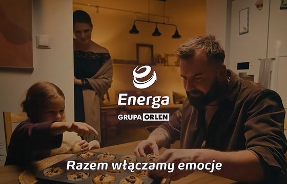 "Razem włączamy emocje" w reklamach Energi