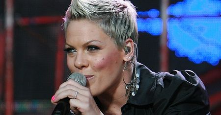 Pink potwierdza: "Tak, jestem w ciąży!"