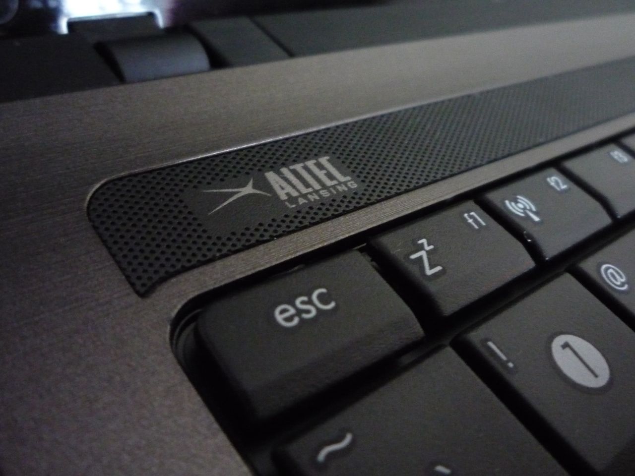 Asus K53BY - logo nie wystarczy...