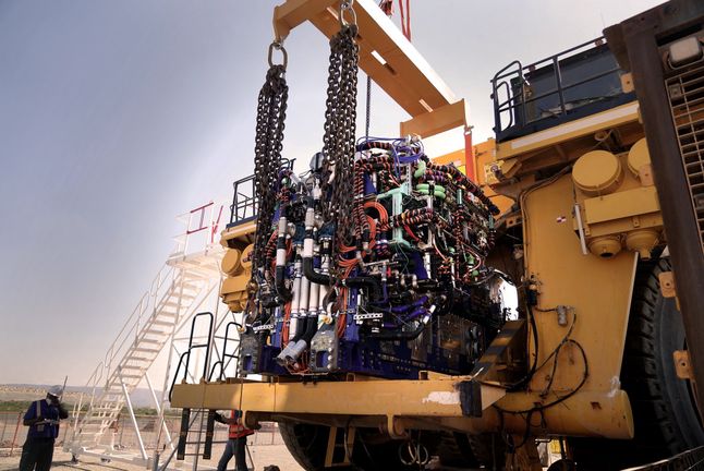 Dwumegawatowy zespół napędowy zasilany wodorem został zamontowany w ciężarówce transportowej w kopalni platyny