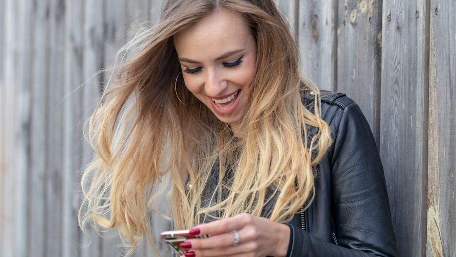 TIGER RAWwoman, young, phone, beautiful, mobile, beauty, portrait, person, happy, people, face, hair, white, smile, blond, smiling, drink, glass, business, telephone, blonde, communication, sms, drinking, cell