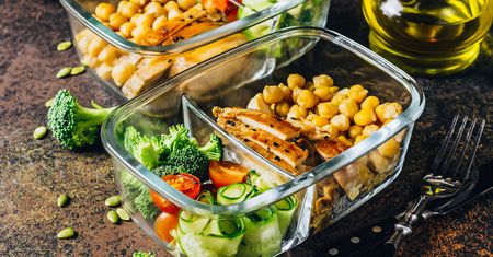 Meal prep - jak zarządzać jadłospisem i gotować raz w tygodniu?