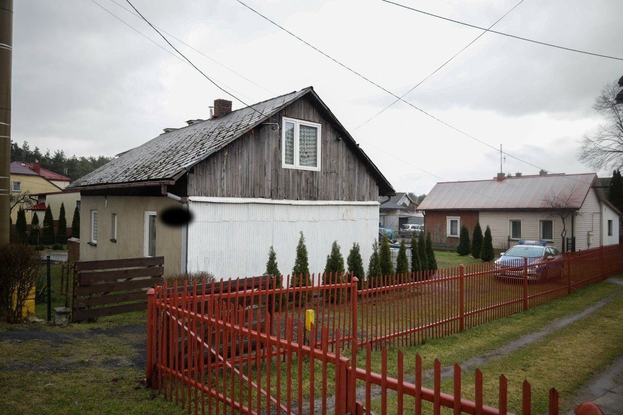 Zimnodół koło Olkusza niczym się nie wyróżnia. Idąc przez miejscowość mija się domy pobudowane wzdłuż przebiegającej przez wieś drogi. Jest tu sklep, remiza OSP i dwa przystanki autobusowe.