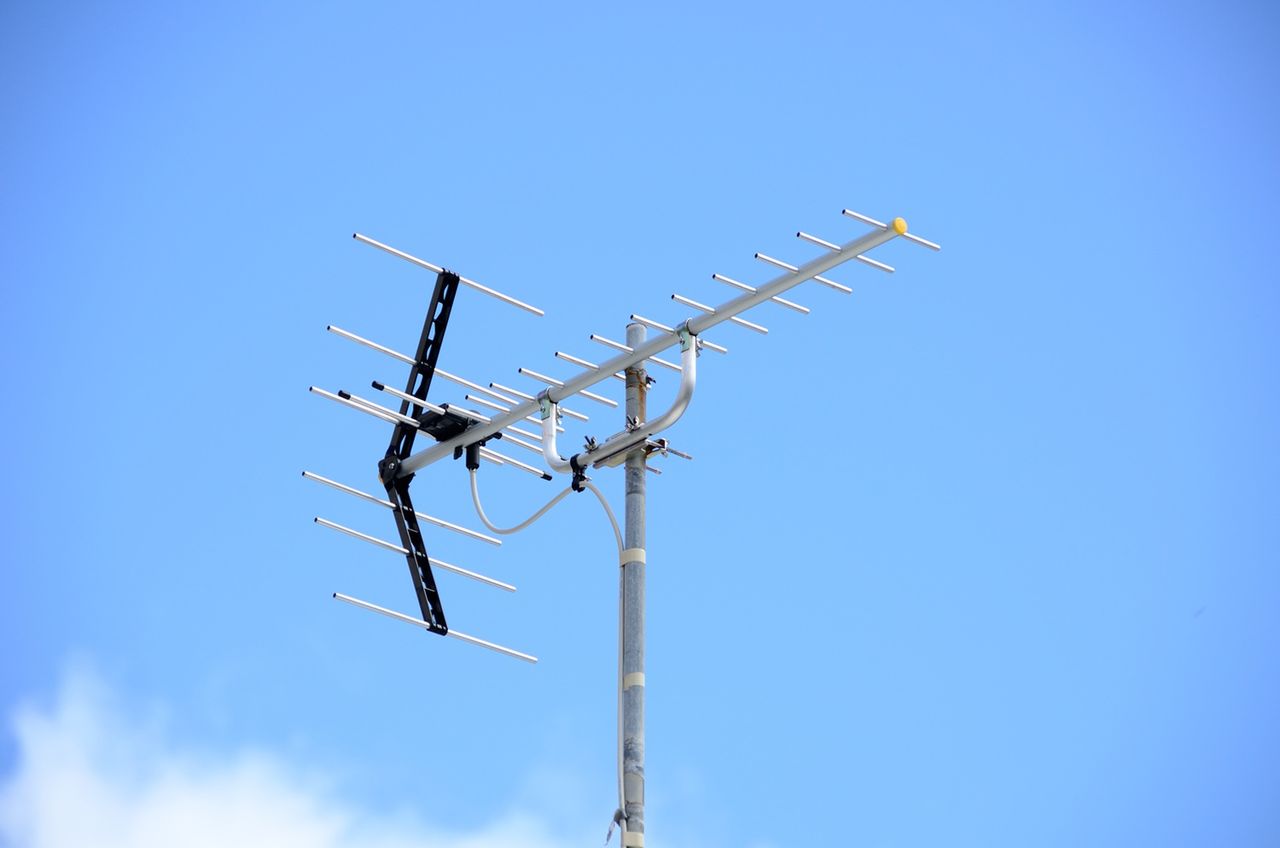 Mniej kanałów w naziemnej telewizji cyfrowej. Czy sześć stacji powróci?